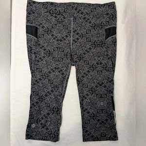 Athleta Cairo Bare to Run cropped Capri leggings black and grey, size L